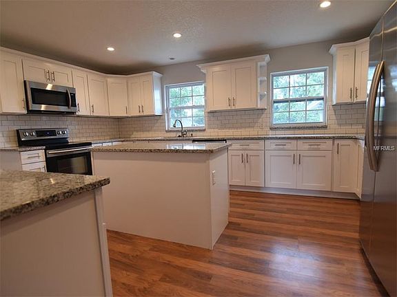 3rd image of 106 Brierwood Dr