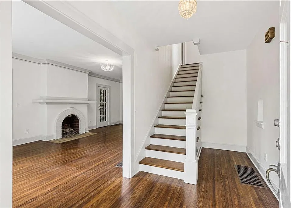 4 bed, 2.5 bath, 2418 sqft, $7,000 — Photo 3