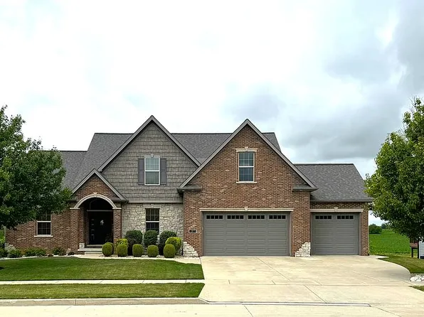1317 Winterberry Cir, Bloomington, IL 61705