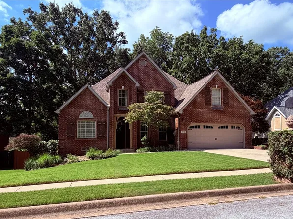 2712 Taylor Dr, Harrison, AR 72601