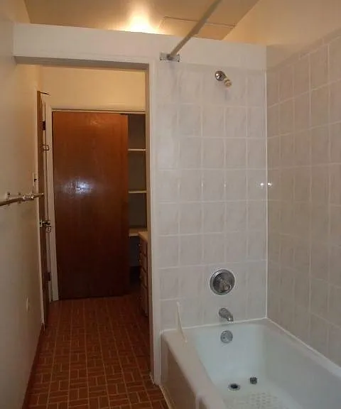 2001 Green St #2F — Photo 7