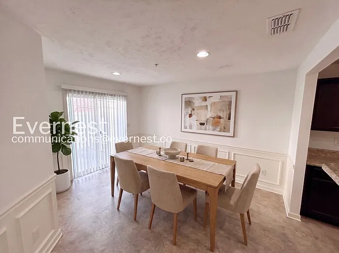 3 bed, 2.5 bath, 1632 sqft, $2,150 — Photo 3