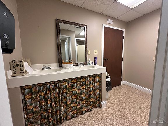 5th image of 211 Belfast Pike #A