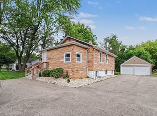 208 W Nippersink Rd, Round Lake, IL 60073