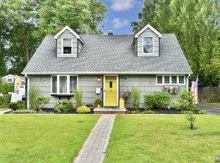 398 Prospect St, Midland Park, NJ 07432