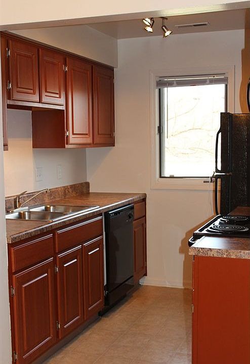 2nd image of 1425 Millers Ct
