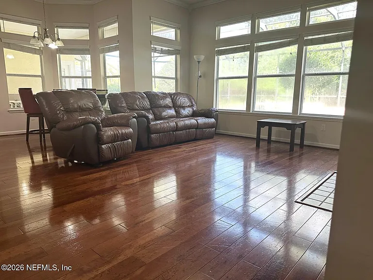 1932 Lyndhurst Dr — Photo 7