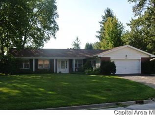 2017 Mound Rd, Jacksonville, IL 62650