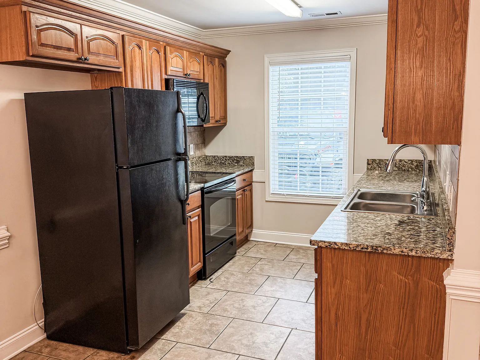 2 bed, 1200 sqft, $1,395 — Photo 2