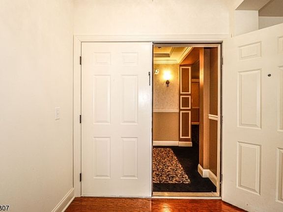 5th image of 7210 Minuteman Ln