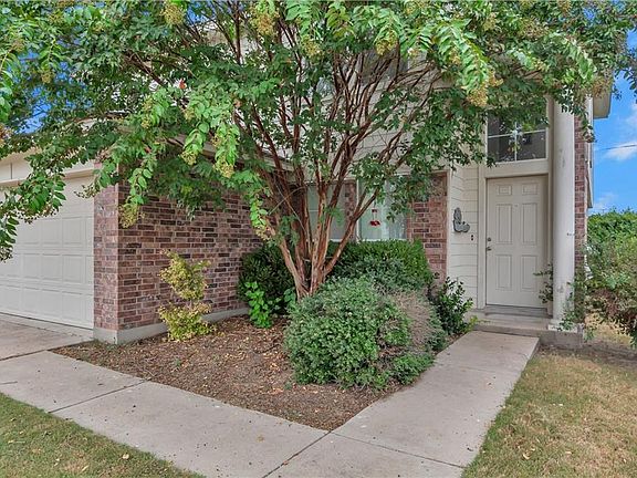 3rd image of 302 Wimberley St