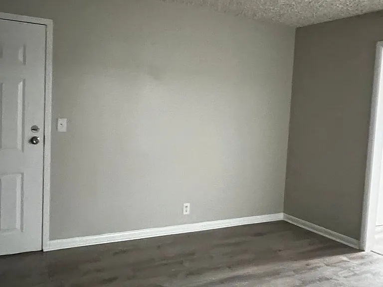 5907 Staughton Dr — Photo 11
