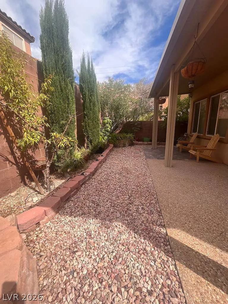 3 bed, 3.5 bath, 1798 sqft, $2,300 — Photo 1