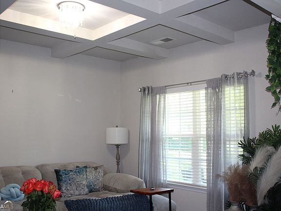 3rd image of 105 Westbury Dr