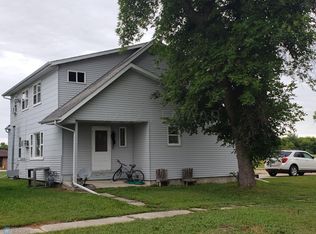 104 5th Ave S #4, Wahpeton, ND 58075