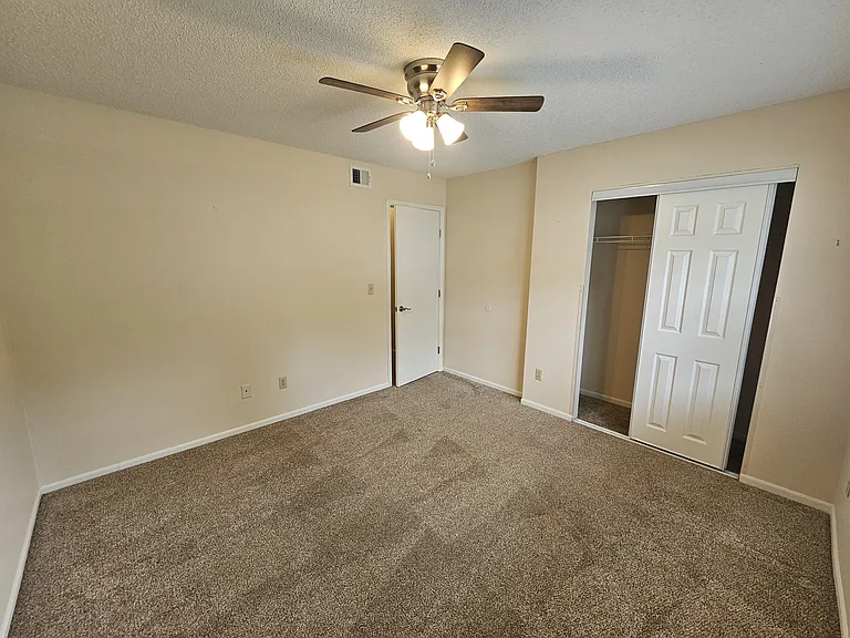 2412 NW 8th St — Photo 39