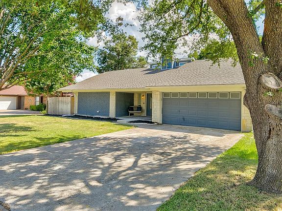 3rd image of 125 Haywood Dr