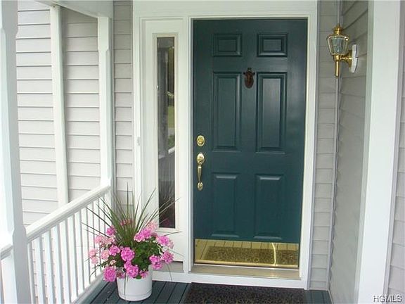 4th image of 36 Wesley Hill Ln