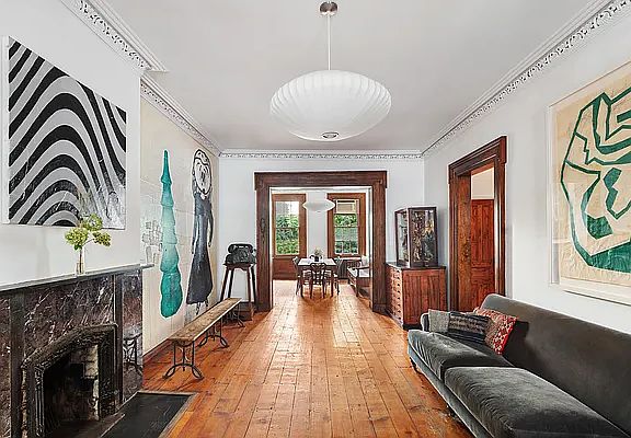 3rd image of 439 W 24th St