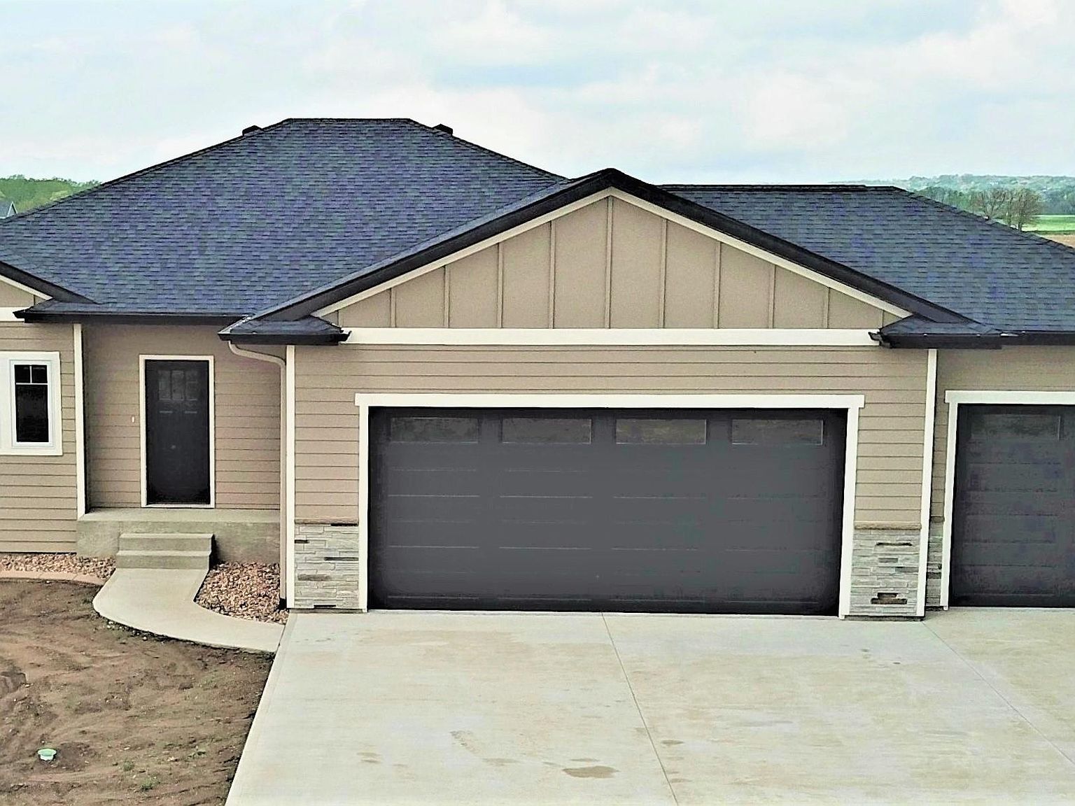 203 Hollyhock Ln, Yankton, SD 57078 Zillow