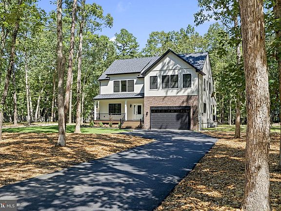 2nd image of 3 Stevens Ln