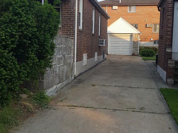 5th image of 19618 48th Ave #House