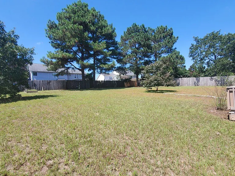 24 Sapphire Dr — Photo 17