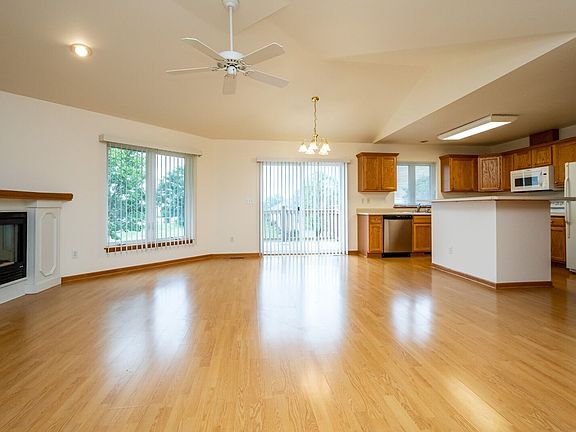 5th image of 4-7 Redtail Ct #4