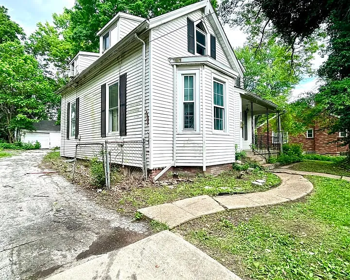 8824 Huiskamp Ave — Photo 1