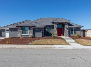 1313 Victoria Rose Dr, Tehachapi, CA 93561