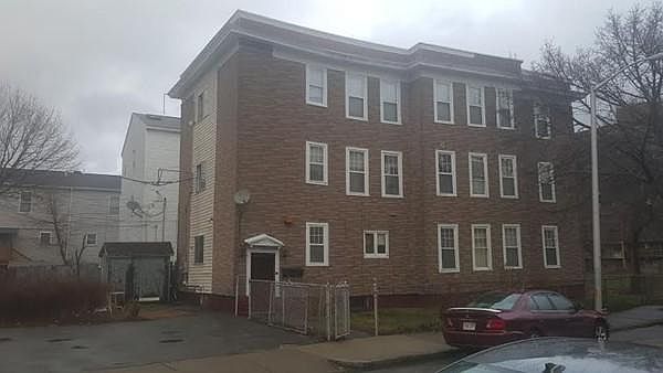 2nd image of 70 Merrick St #1