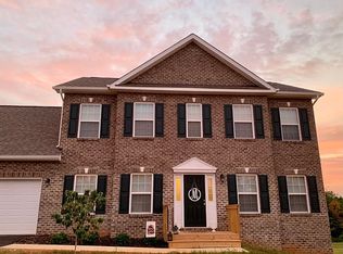 829 Carriage Pkwy, Rustburg, VA 24588