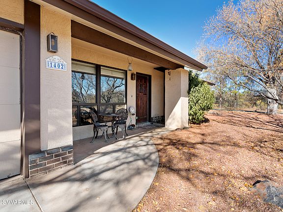2nd image of 1402 Paradise Drive