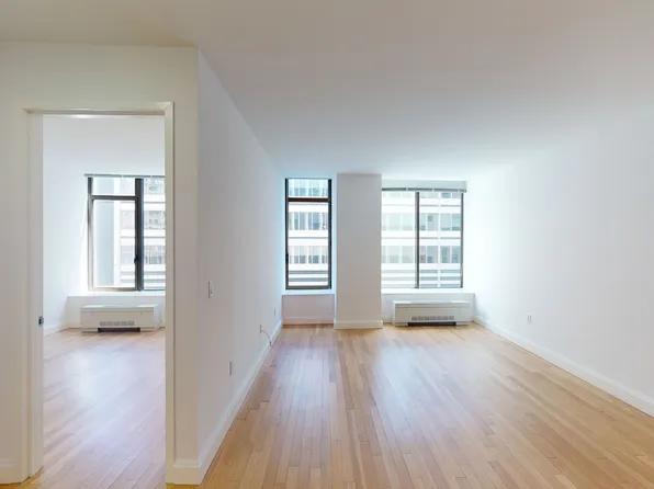 10 Hanover Square image 1 of 9
