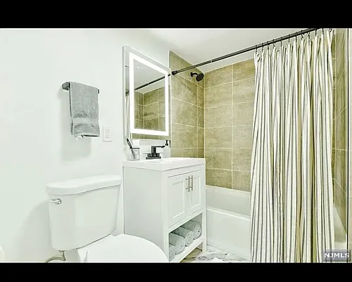 571 Boulevard #UNITA Photo 1