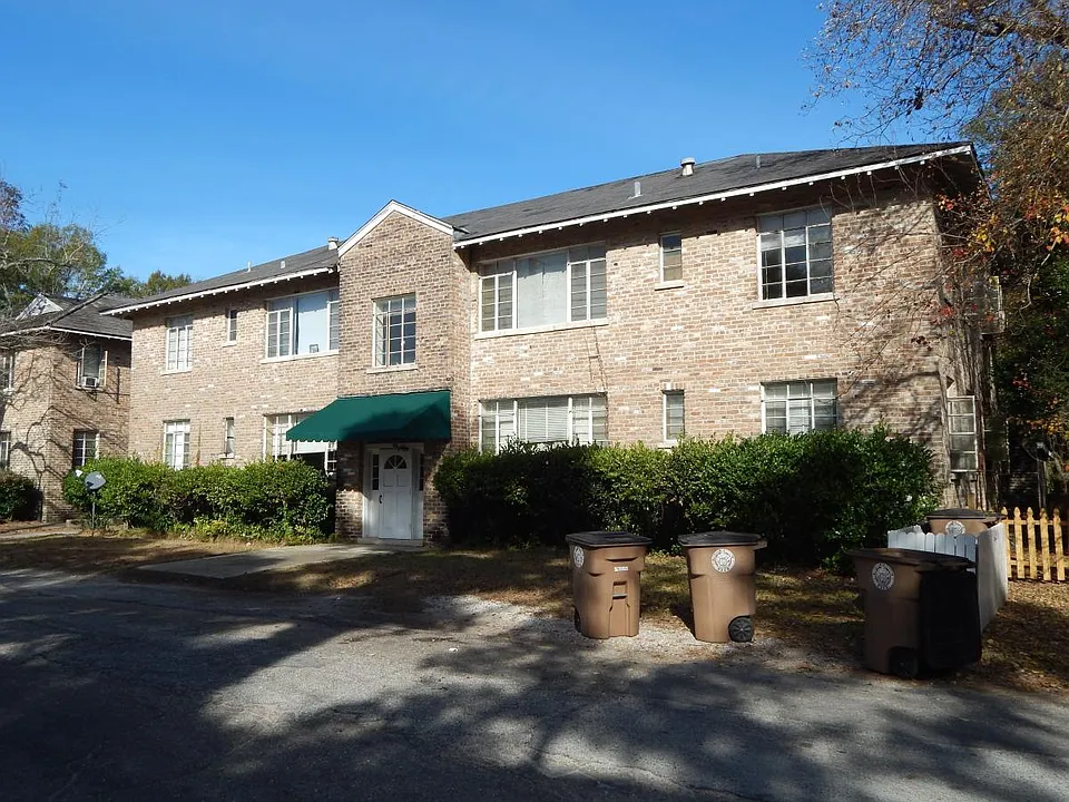 29 Van Heuval St