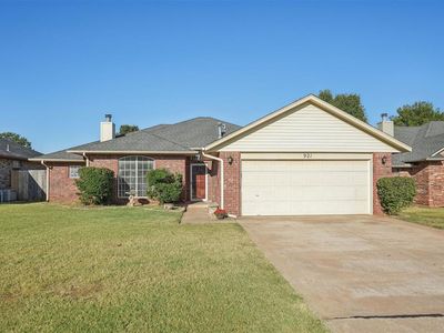 921 N Kirk Way, Mustang, OK, 73064