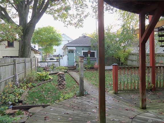 3rd image of 1028 Highland Ave