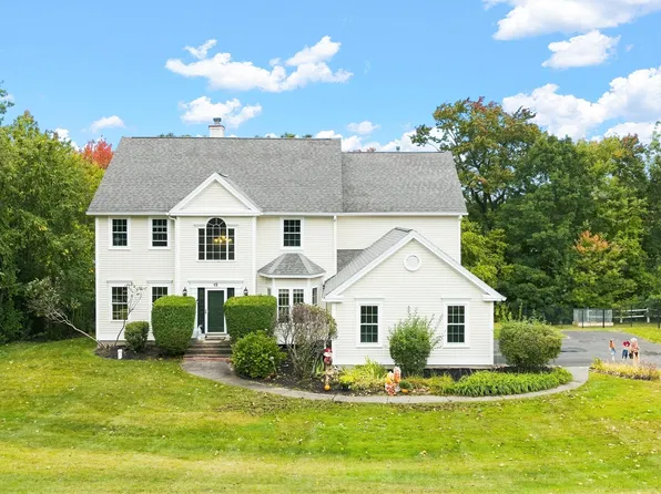 12 Lancelot Rd, Shrewsbury, MA 01545