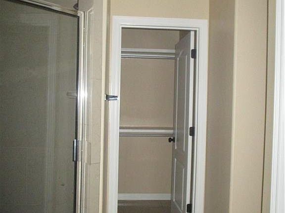 5th image of 2601 E Franklin Ave #3
