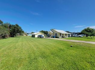 306 S 4th St, Rockport, TX 78382