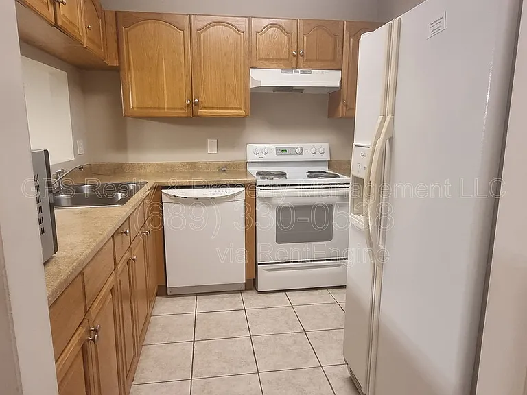 2500 Lee Rd #103 — Photo 2