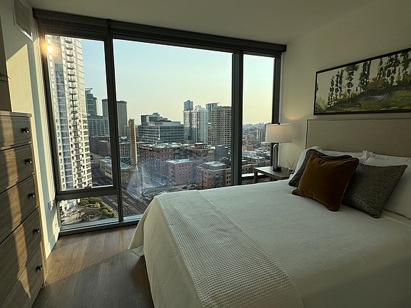 4th image of 344 N Canal St #1010