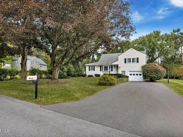 2 Patten Drive, Colonie, NY 12211