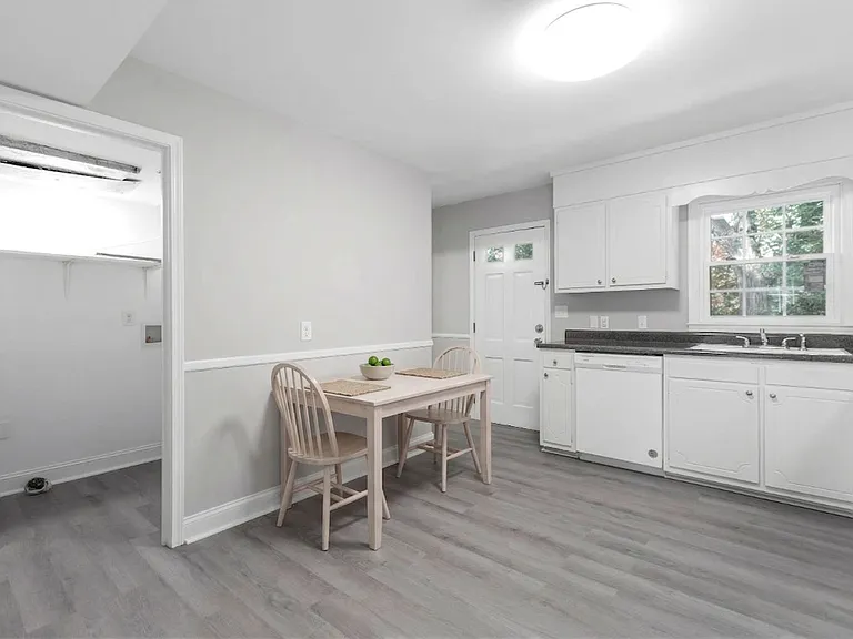 22 Forsyth St — Photo 6