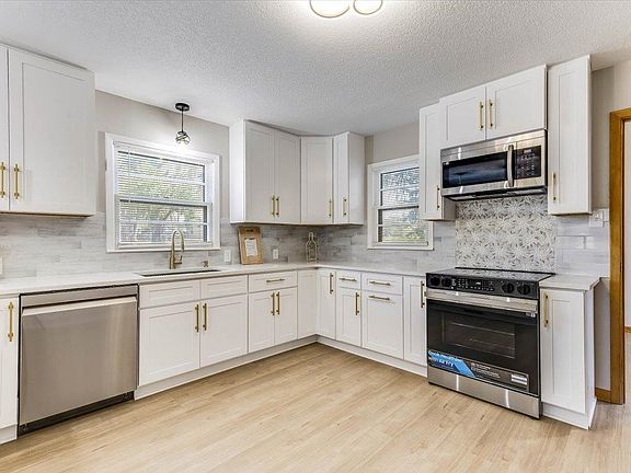 3rd image of 100 Matson Ave