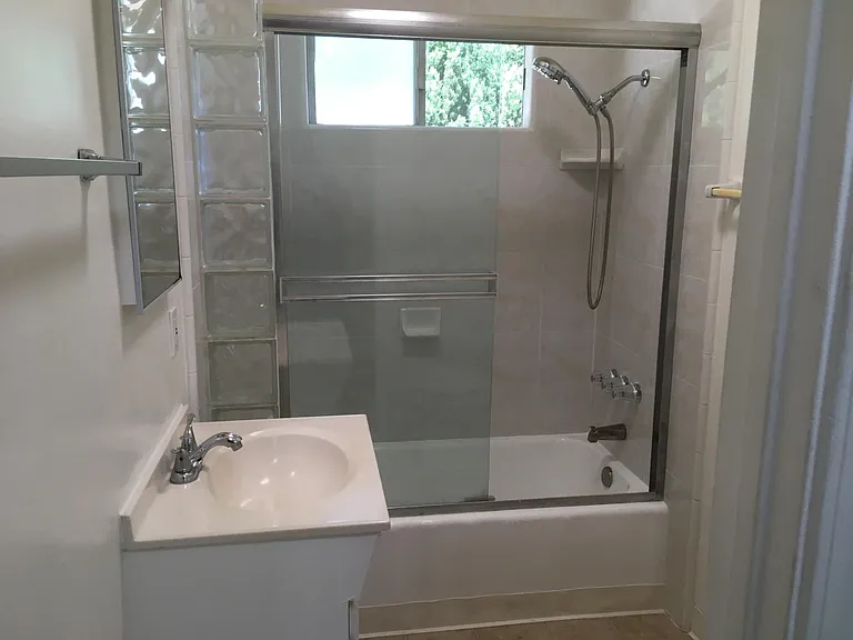 2189 Leland Ave — Photo 2