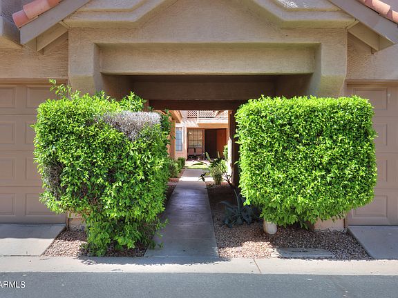 3rd image of 1001 N Pasadena Street #100