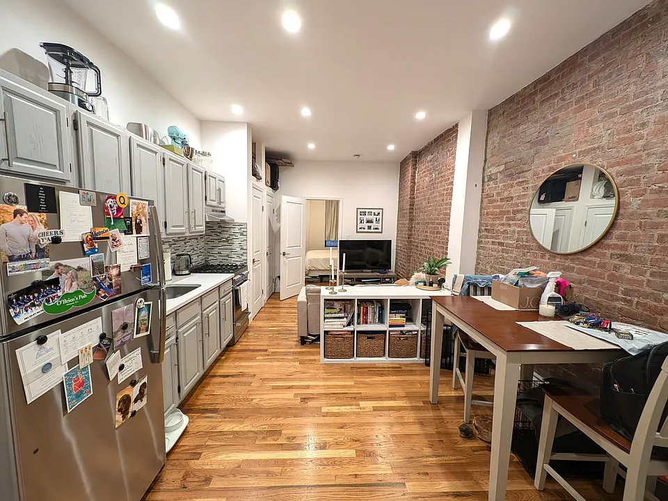 1742 1st Ave #4C