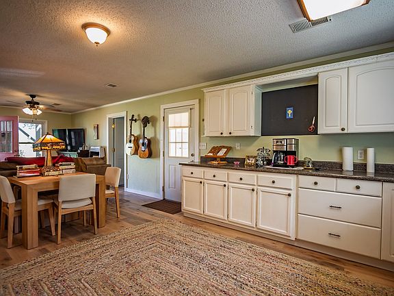 4th image of 2857 Anthony Rd